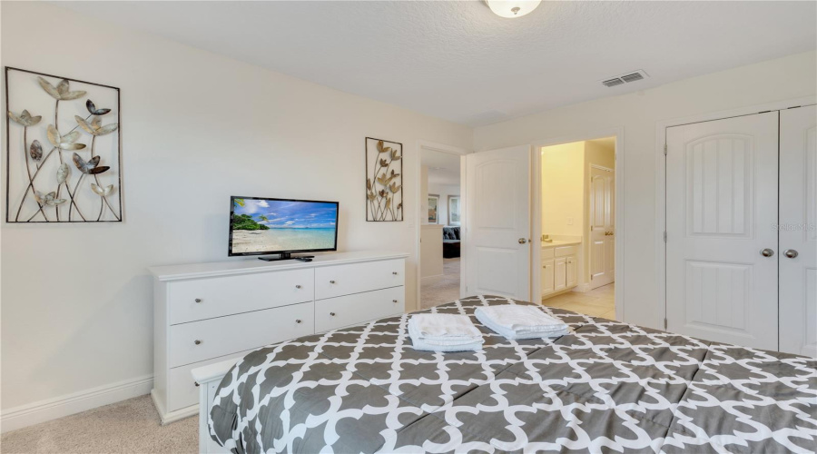 DAVENPORT, Florida 33837, 6 Bedrooms Bedrooms, ,4 BathroomsBathrooms,Residential,For Sale,ACORN,0,MFRG5095213