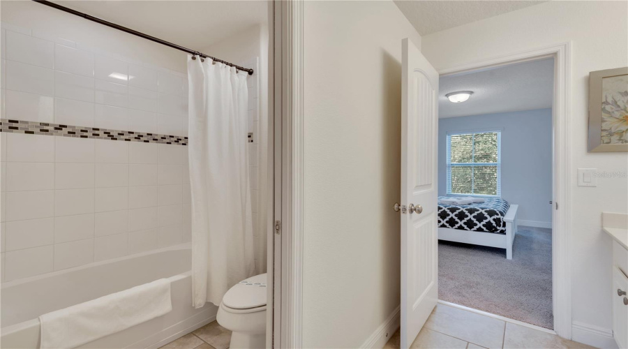 DAVENPORT, Florida 33837, 6 Bedrooms Bedrooms, ,4 BathroomsBathrooms,Residential,For Sale,ACORN,0,MFRG5095213