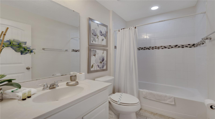 DAVENPORT, Florida 33837, 6 Bedrooms Bedrooms, ,4 BathroomsBathrooms,Residential,For Sale,ACORN,0,MFRG5095213