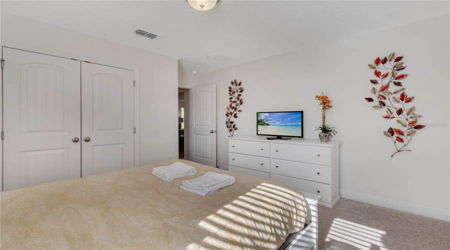 DAVENPORT, Florida 33837, 6 Bedrooms Bedrooms, ,4 BathroomsBathrooms,Residential,For Sale,ACORN,0,MFRG5095213