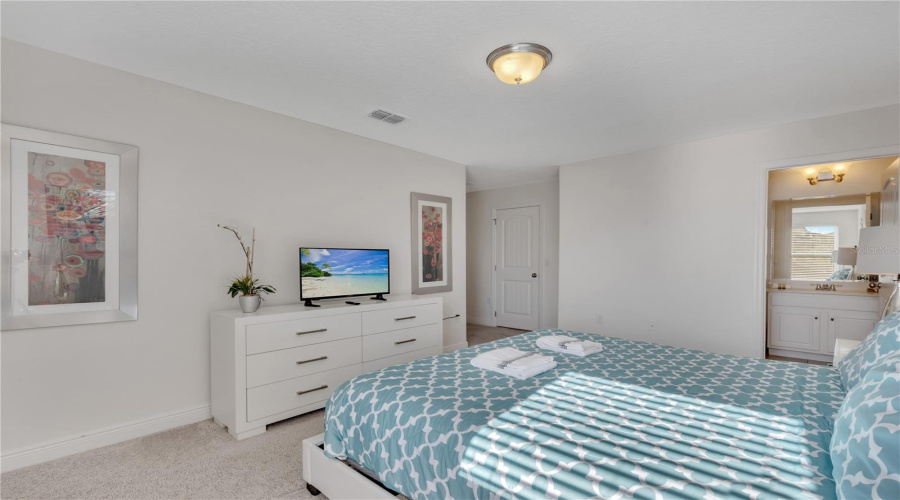 DAVENPORT, Florida 33837, 6 Bedrooms Bedrooms, ,4 BathroomsBathrooms,Residential,For Sale,ACORN,0,MFRG5095213