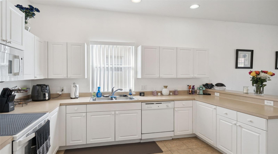 DAVENPORT, Florida 33897, 4 Bedrooms Bedrooms, ,3 BathroomsBathrooms,Residential,For Sale,TUSCAN HILLS,0,MFRP4937899