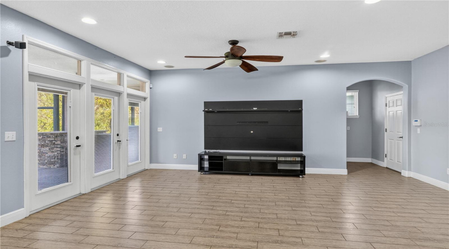 DAVENPORT, Florida 33837, 4 Bedrooms Bedrooms, ,3 BathroomsBathrooms,Residential,For Sale,LEXINGTON,0,MFRO6364267