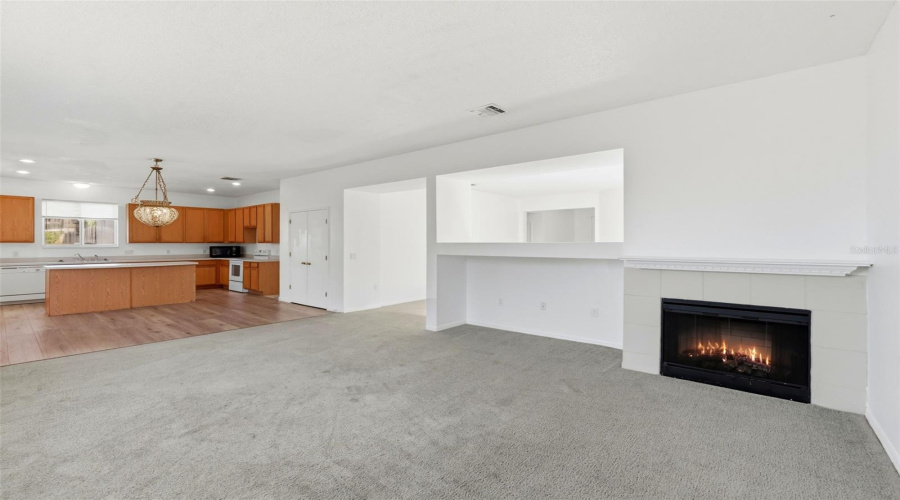 DAVENPORT, Florida 33897, 3 Bedrooms Bedrooms, ,2 BathroomsBathrooms,Residential,For Sale,ROSELING,0,MFRG5105391