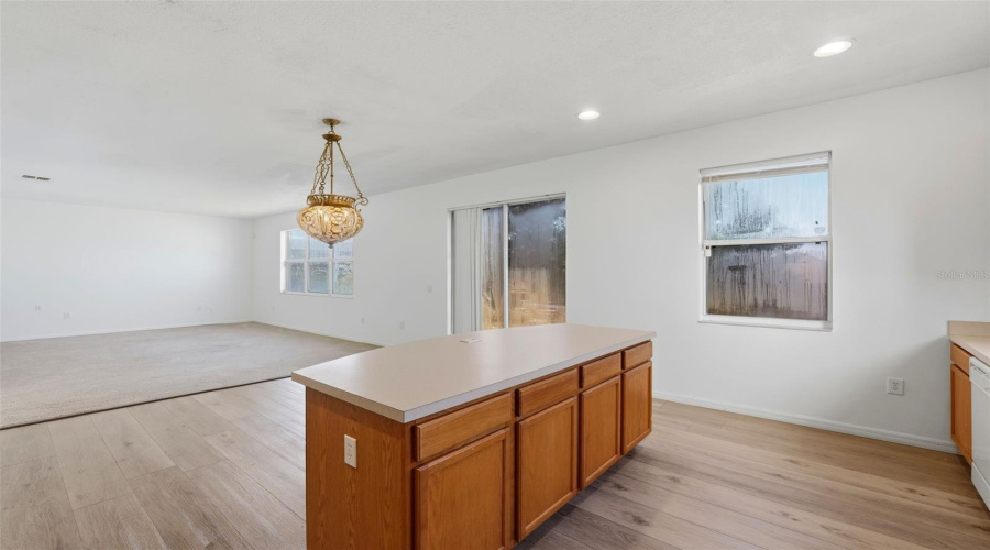 DAVENPORT, Florida 33897, 3 Bedrooms Bedrooms, ,2 BathroomsBathrooms,Residential,For Sale,ROSELING,0,MFRG5105391