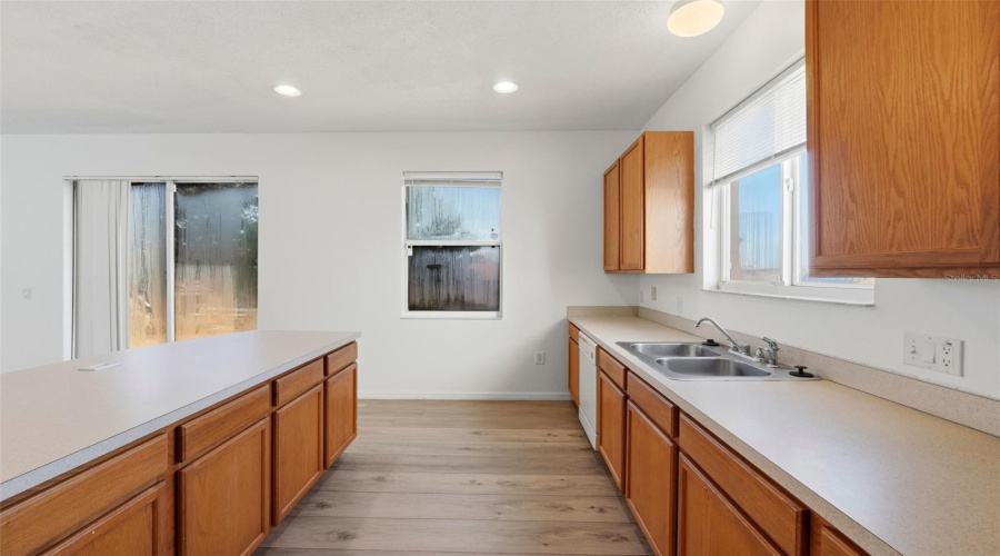 DAVENPORT, Florida 33897, 3 Bedrooms Bedrooms, ,2 BathroomsBathrooms,Residential,For Sale,ROSELING,0,MFRG5105391