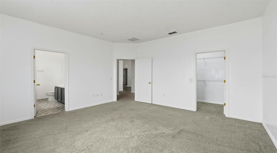 DAVENPORT, Florida 33897, 3 Bedrooms Bedrooms, ,2 BathroomsBathrooms,Residential,For Sale,ROSELING,0,MFRG5105391