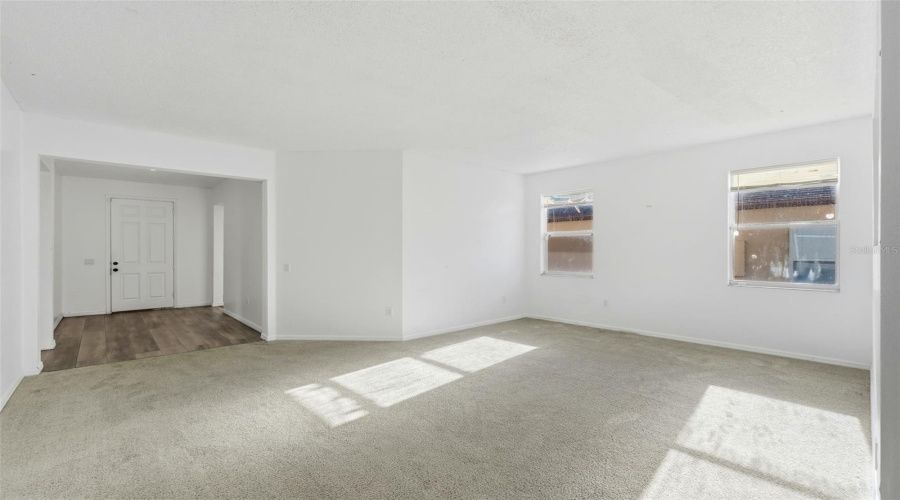 DAVENPORT, Florida 33897, 3 Bedrooms Bedrooms, ,2 BathroomsBathrooms,Residential,For Sale,ROSELING,0,MFRG5105391