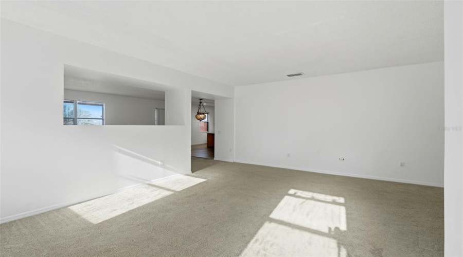 DAVENPORT, Florida 33897, 3 Bedrooms Bedrooms, ,2 BathroomsBathrooms,Residential,For Sale,ROSELING,0,MFRG5105391