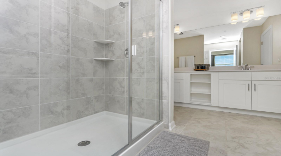 KISSIMMEE, Florida 34746, 2 Bedrooms Bedrooms, ,2 BathroomsBathrooms,Residential,For Sale,PARADOX,0,MFRO6384113