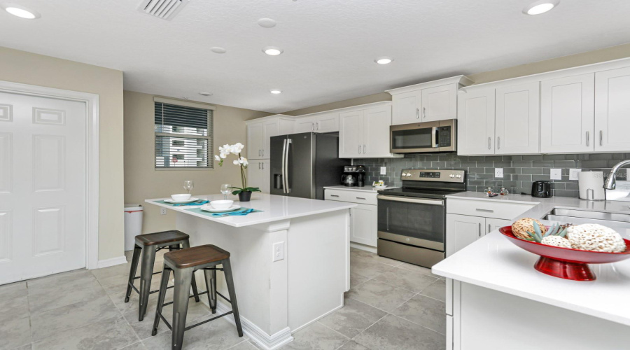 KISSIMMEE, Florida 34746, 2 Bedrooms Bedrooms, ,2 BathroomsBathrooms,Residential,For Sale,PARADOX,0,MFRO6384113