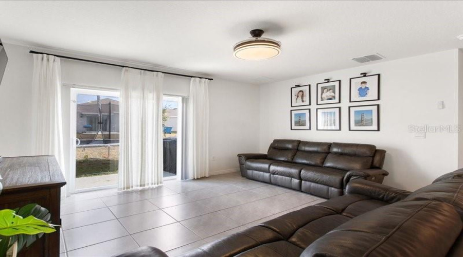 DAVENPORT, Florida 33837, 5 Bedrooms Bedrooms, ,3 BathroomsBathrooms,Residential,For Sale,CASCADES AVENUE,0,MFRS5144268