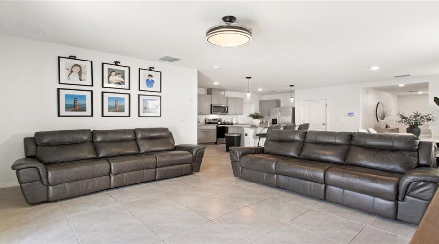 DAVENPORT, Florida 33837, 5 Bedrooms Bedrooms, ,3 BathroomsBathrooms,Residential,For Sale,CASCADES AVENUE,0,MFRS5144268