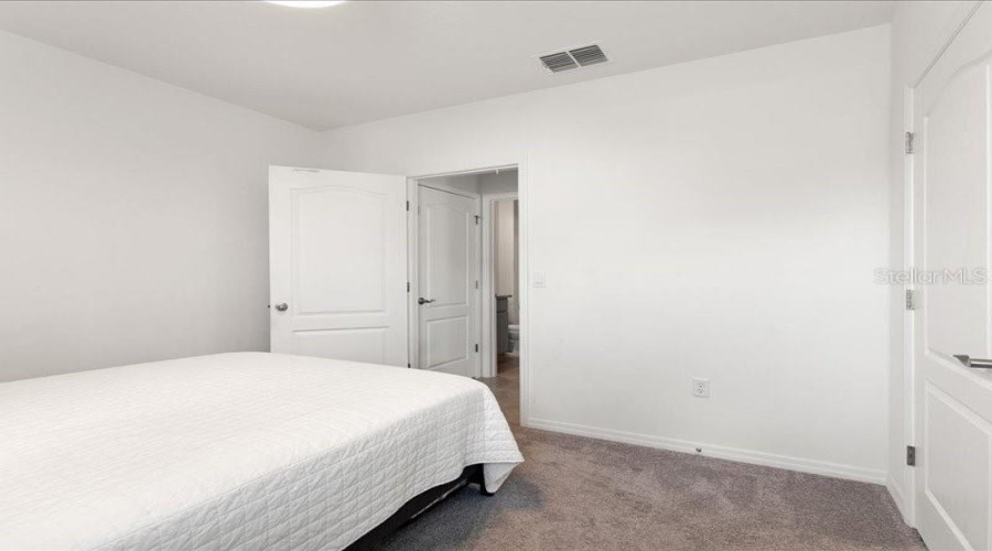 DAVENPORT, Florida 33837, 5 Bedrooms Bedrooms, ,3 BathroomsBathrooms,Residential,For Sale,CASCADES AVENUE,0,MFRS5144268