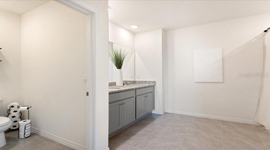 DAVENPORT, Florida 33837, 5 Bedrooms Bedrooms, ,3 BathroomsBathrooms,Residential,For Sale,CASCADES AVENUE,0,MFRS5144268