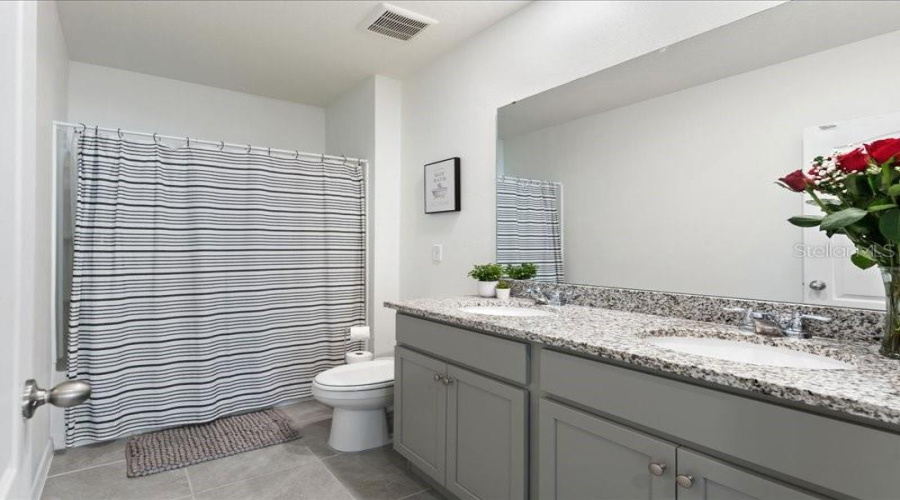 DAVENPORT, Florida 33837, 5 Bedrooms Bedrooms, ,3 BathroomsBathrooms,Residential,For Sale,CASCADES AVENUE,0,MFRS5144268