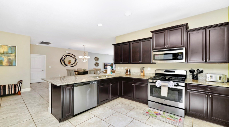 DAVENPORT, Florida 33837, 5 Bedrooms Bedrooms, ,5 BathroomsBathrooms,Residential,For Sale,ACORN,0,MFRS5144288