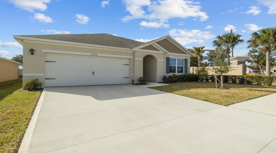 DAVENPORT, Florida 33837, 3 Bedrooms Bedrooms, ,2 BathroomsBathrooms,Residential,For Sale,DOE RUN,0,MFRP4937912