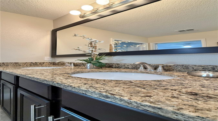 DAVENPORT, Florida 33896, 4 Bedrooms Bedrooms, ,3 BathroomsBathrooms,Residential,For Sale,ROSEVILLE,0,MFRO6384527