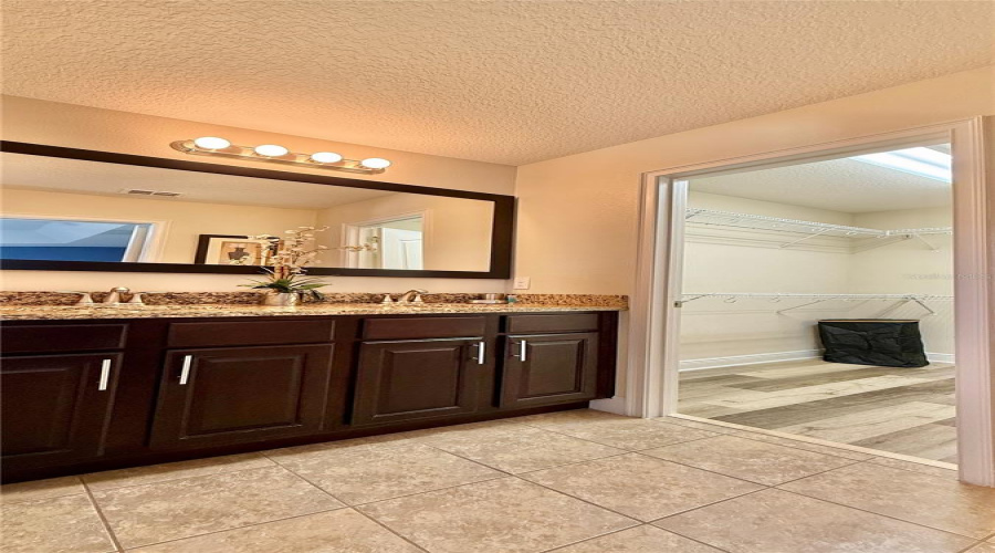 DAVENPORT, Florida 33896, 4 Bedrooms Bedrooms, ,3 BathroomsBathrooms,Residential,For Sale,ROSEVILLE,0,MFRO6384527