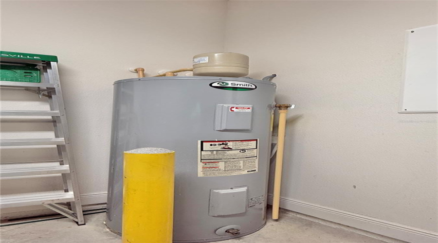 DAVENPORT, Florida 33896, 4 Bedrooms Bedrooms, ,3 BathroomsBathrooms,Residential,For Sale,ROSEVILLE,0,MFRO6384527