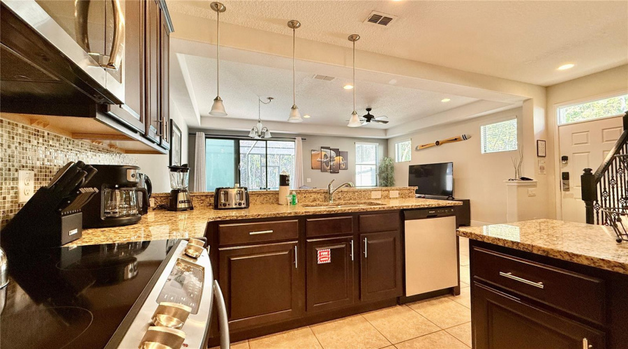 DAVENPORT, Florida 33896, 4 Bedrooms Bedrooms, ,3 BathroomsBathrooms,Residential,For Sale,ROSEVILLE,0,MFRO6384527