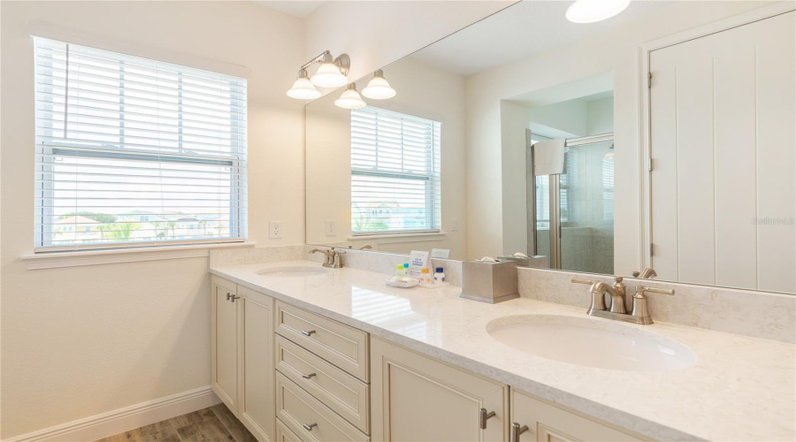 KISSIMMEE, Florida 34747, 5 Bedrooms Bedrooms, ,5 BathroomsBathrooms,Residential,For Sale,SURF,0,MFRO6383187