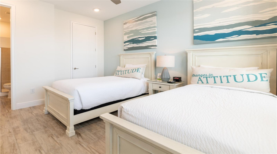 KISSIMMEE, Florida 34747, 5 Bedrooms Bedrooms, ,5 BathroomsBathrooms,Residential,For Sale,SURF,0,MFRO6383187