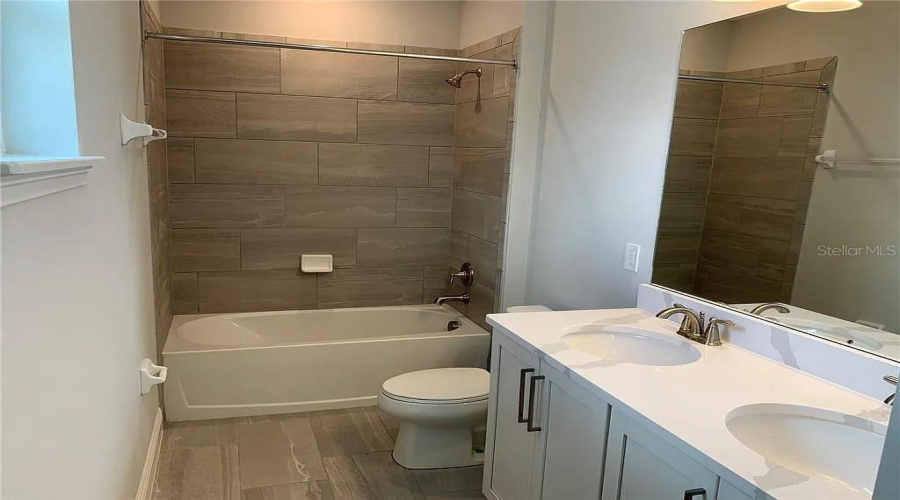 KISSIMMEE, Florida 34747, 10 Bedrooms Bedrooms, ,9 BathroomsBathrooms,Residential,For Sale,AUBURN,0,MFRS5144348