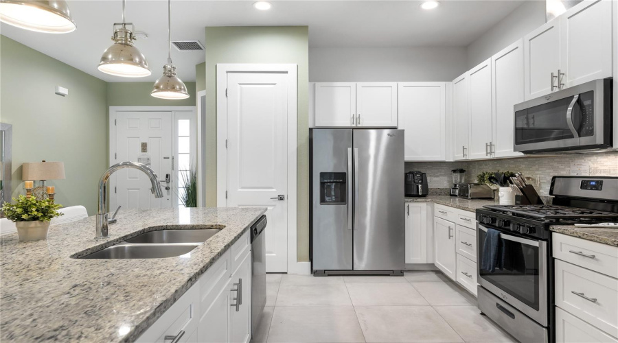 KISSIMMEE, Florida 34747, 3 Bedrooms Bedrooms, ,3 BathroomsBathrooms,Residential,For Sale,SUNRISE SHORES,0,MFRO6383399