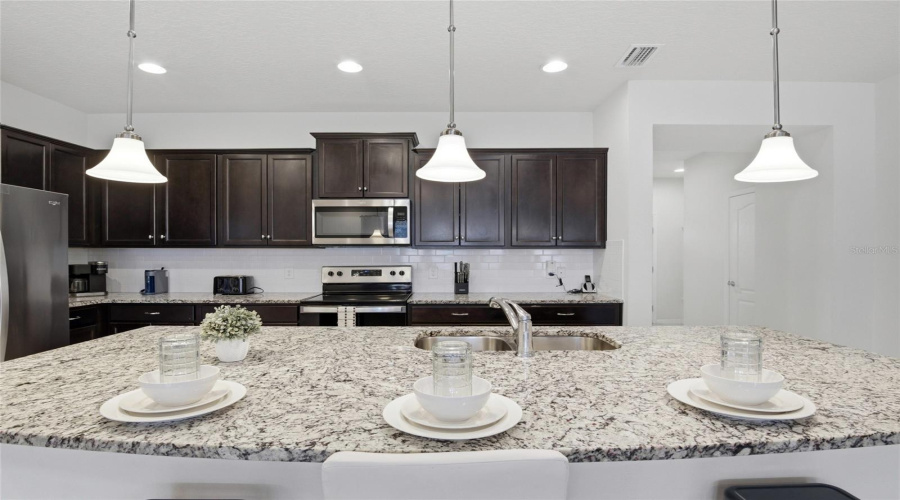 KISSIMMEE, Florida 34747, 5 Bedrooms Bedrooms, ,4 BathroomsBathrooms,Residential,For Sale,TANGER,0,MFRG5108377