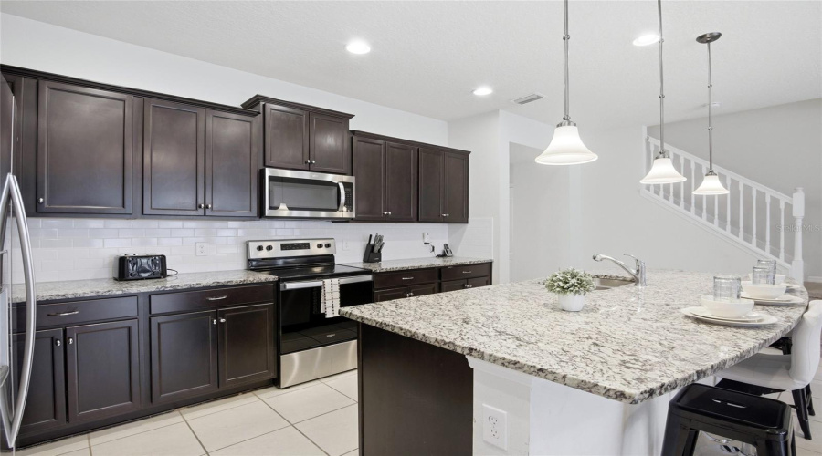 KISSIMMEE, Florida 34747, 5 Bedrooms Bedrooms, ,4 BathroomsBathrooms,Residential,For Sale,TANGER,0,MFRG5108377