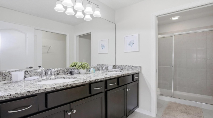 KISSIMMEE, Florida 34747, 5 Bedrooms Bedrooms, ,4 BathroomsBathrooms,Residential,For Sale,TANGER,0,MFRG5108377