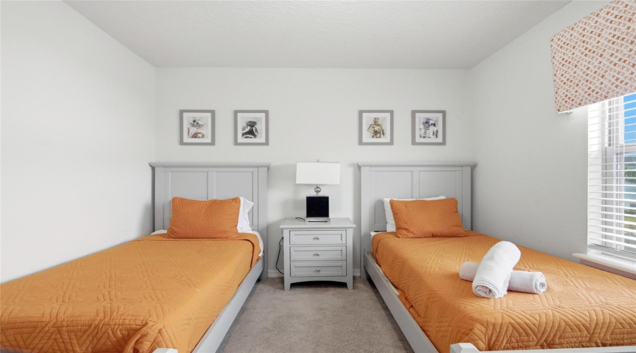 KISSIMMEE, Florida 34747, 5 Bedrooms Bedrooms, ,4 BathroomsBathrooms,Residential,For Sale,TANGER,0,MFRG5108377