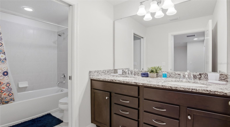 KISSIMMEE, Florida 34747, 5 Bedrooms Bedrooms, ,4 BathroomsBathrooms,Residential,For Sale,TANGER,0,MFRG5108377