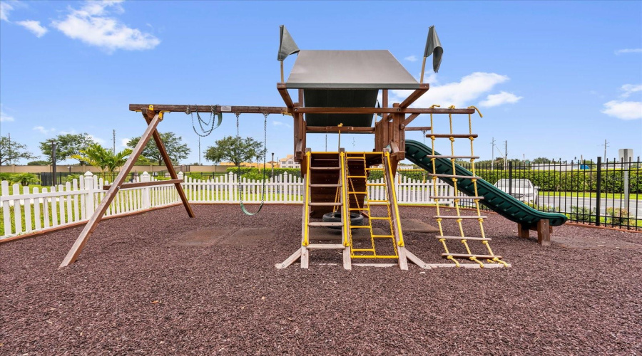 DAVENPORT, Florida 33897, 4 Bedrooms Bedrooms, ,3 BathroomsBathrooms,Residential,For Sale,BRUNELLO,0,MFRO6324737