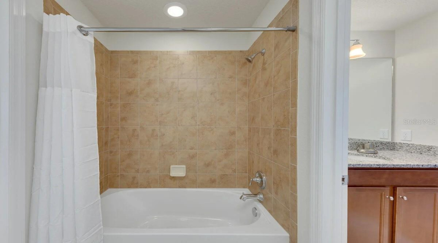 KISSIMMEE, Florida 34747, 9 Bedrooms Bedrooms, ,6 BathroomsBathrooms,Residential,For Sale,LIMA,0,MFRO6383306