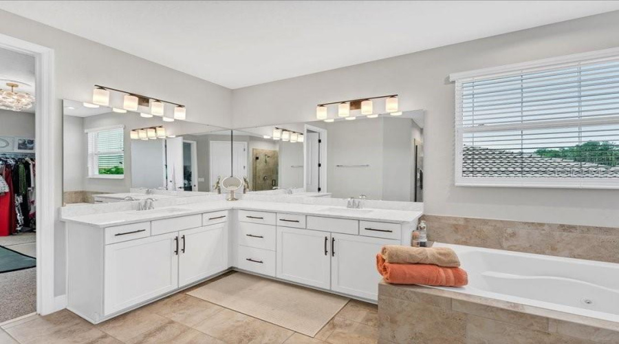 ORLANDO, Florida 32836, 6 Bedrooms Bedrooms, ,5 BathroomsBathrooms,Residential,For Sale,LUDINGTON,0,MFRO6384666