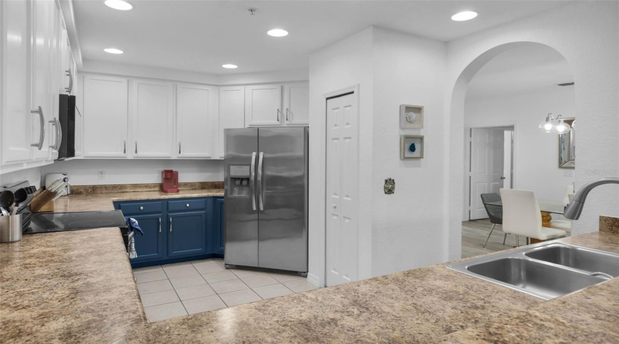 KISSIMMEE, Florida 34747, 2 Bedrooms Bedrooms, ,2 BathroomsBathrooms,Residential,For Sale,TREASURE TROVE,0,MFRO6384974