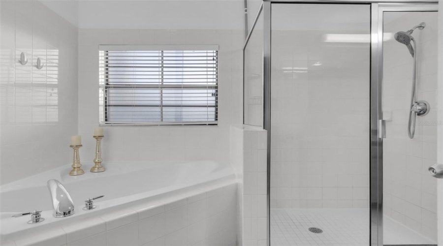 KISSIMMEE, Florida 34747, 2 Bedrooms Bedrooms, ,2 BathroomsBathrooms,Residential,For Sale,TREASURE TROVE,0,MFRO6384974