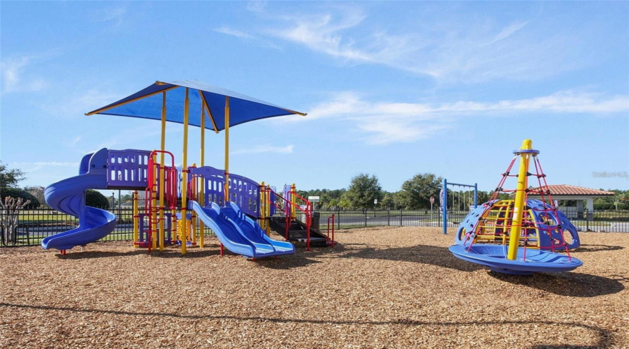 DAVENPORT, Florida 33837, 4 Bedrooms Bedrooms, ,2 BathroomsBathrooms,Residential,For Sale,REDBRIDGE LOOP,0,MFRS5143643