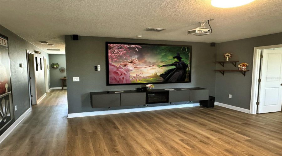 DAVENPORT, Florida 33896, 6 Bedrooms Bedrooms, ,6 BathroomsBathrooms,Residential,For Sale,INTERLOCKING,0,MFRO6384488