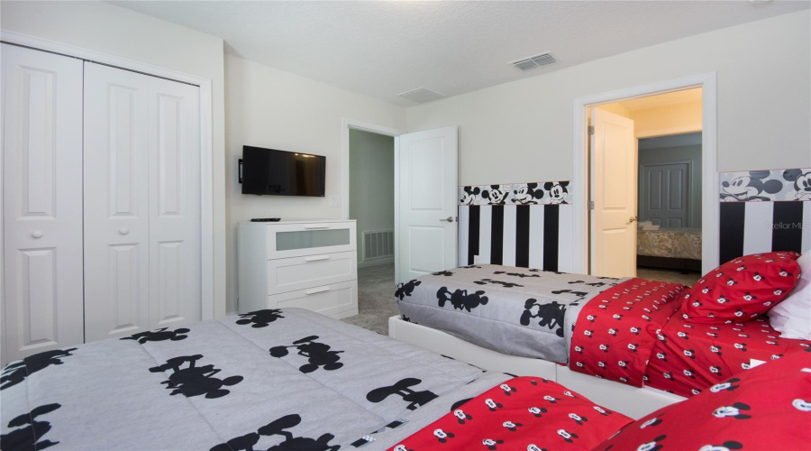 DAVENPORT, Florida 33896, 6 Bedrooms Bedrooms, ,6 BathroomsBathrooms,Residential,For Sale,INTERLOCKING,0,MFRO6384488