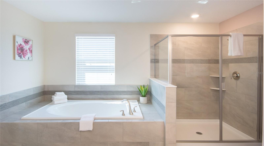 DAVENPORT, Florida 33896, 6 Bedrooms Bedrooms, ,6 BathroomsBathrooms,Residential,For Sale,INTERLOCKING,0,MFRO6384488