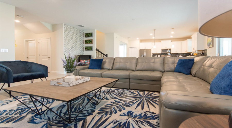 DAVENPORT, Florida 33896, 6 Bedrooms Bedrooms, ,6 BathroomsBathrooms,Residential,For Sale,INTERLOCKING,0,MFRO6384488