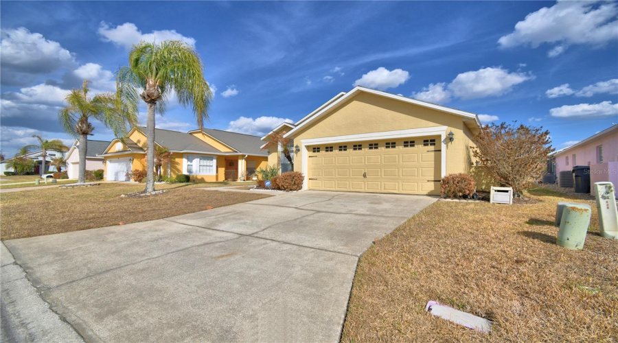 DAVENPORT, Florida 33837, 4 Bedrooms Bedrooms, ,3 BathroomsBathrooms,Residential,For Sale,TIVOLI,0,MFRO6384560