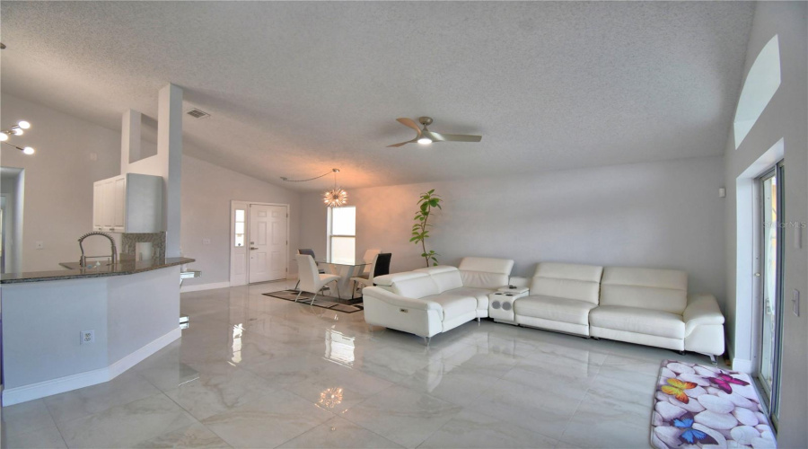 DAVENPORT, Florida 33837, 4 Bedrooms Bedrooms, ,3 BathroomsBathrooms,Residential,For Sale,TIVOLI,0,MFRO6384560