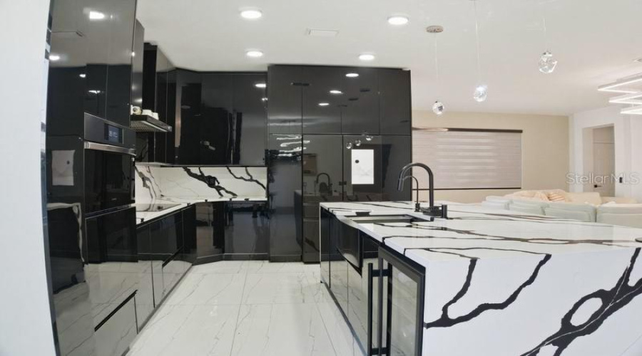 KISSIMMEE, Florida 34746, 5 Bedrooms Bedrooms, ,3 BathroomsBathrooms,Residential,For Sale,RAINIER,0,MFRS5144514