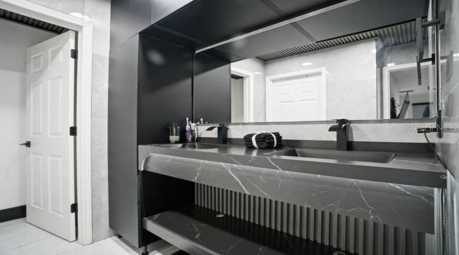 KISSIMMEE, Florida 34746, 5 Bedrooms Bedrooms, ,3 BathroomsBathrooms,Residential,For Sale,RAINIER,0,MFRS5144514