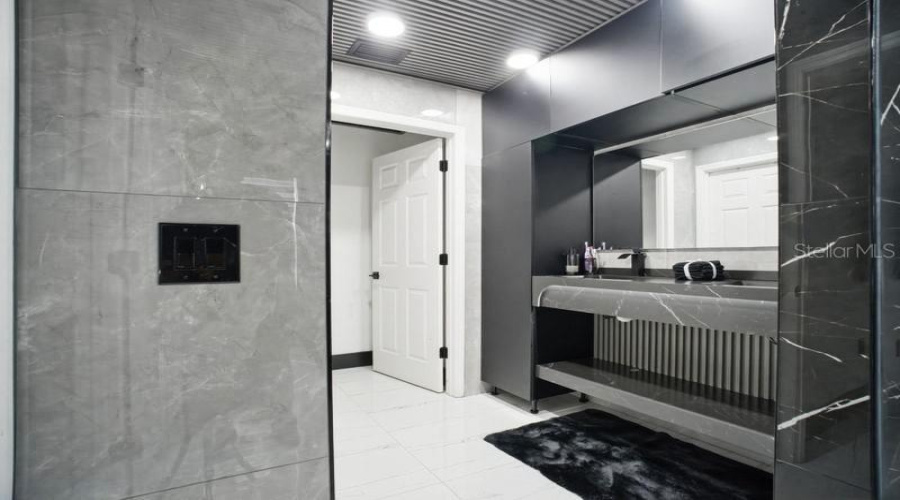 KISSIMMEE, Florida 34746, 5 Bedrooms Bedrooms, ,3 BathroomsBathrooms,Residential,For Sale,RAINIER,0,MFRS5144514